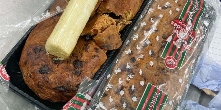 kerstbrood met drugs coke