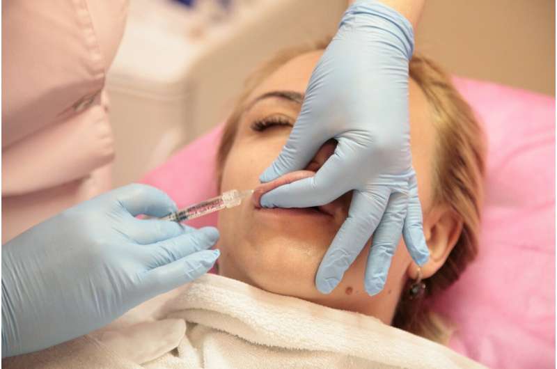 lip injection cosmetische behandeling facelift