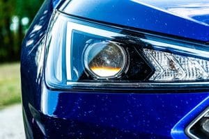 EZ verleent geen ontheffing meer voor auto’s onder bouwjaar 2014 4 car headlight 5021830 340 | GFC