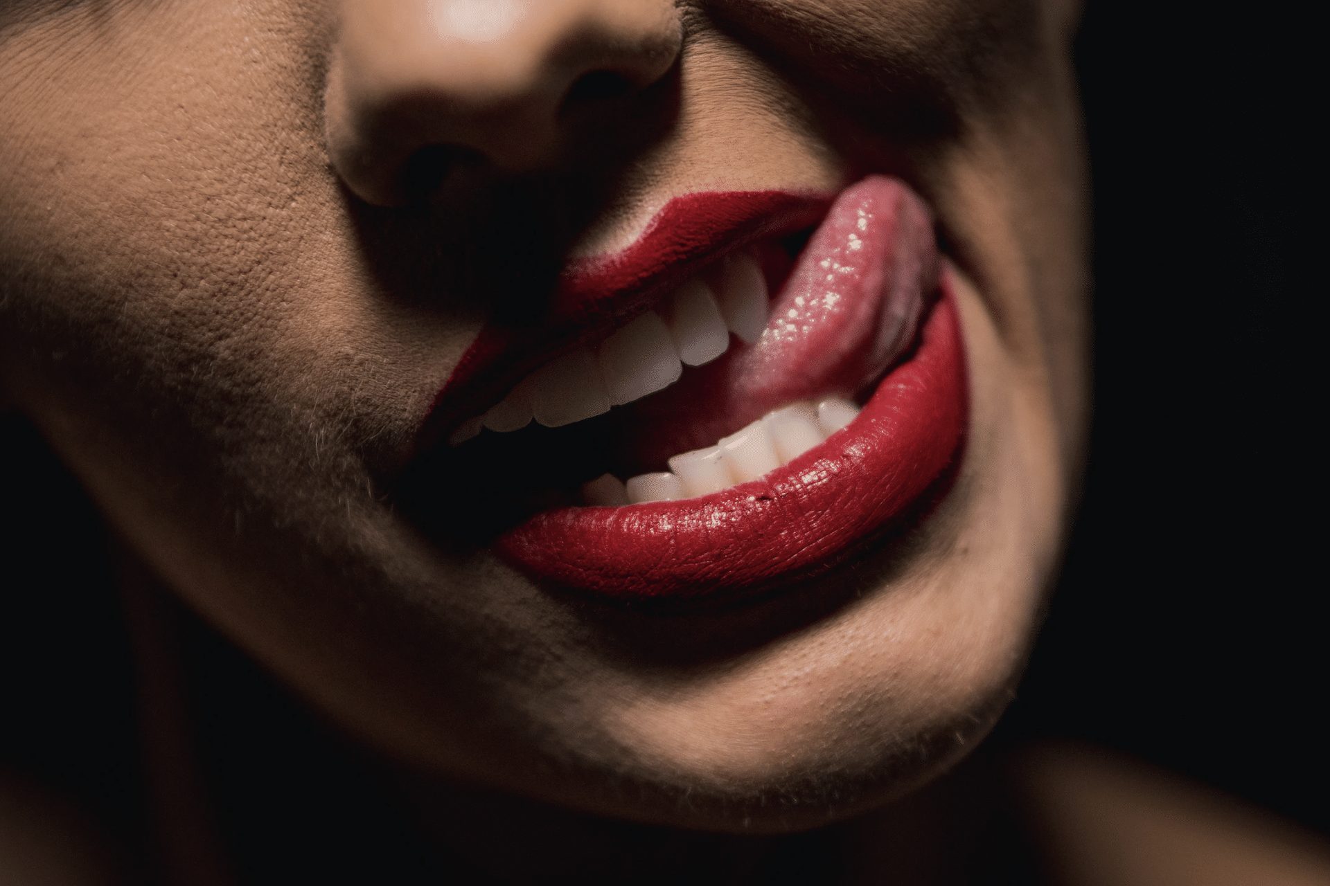 tong mond lippen