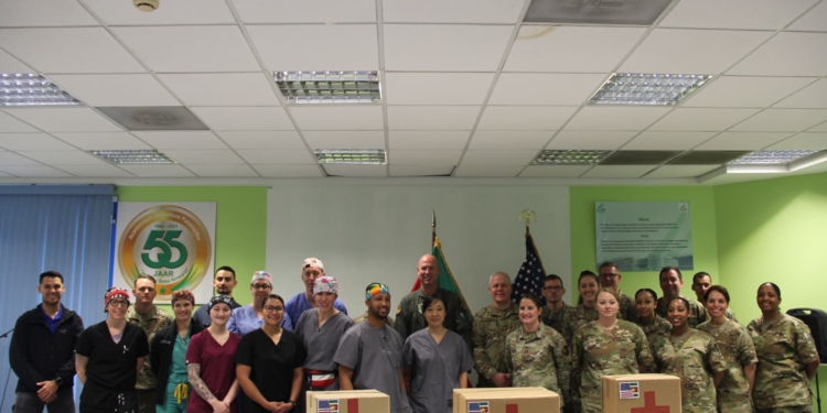 Amerikaanse militaire chirurgen beginnen twee weken durende medische missie in Suriname 1