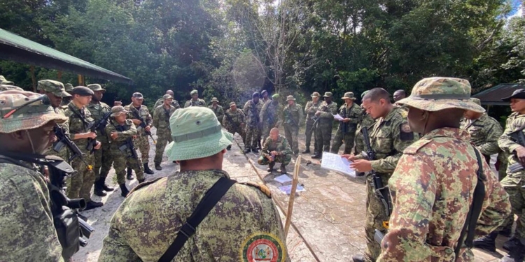 Gevechtsspecialisten Korps Speciale Troepen scherpen vaardigheden aan nl militairen defensie leger