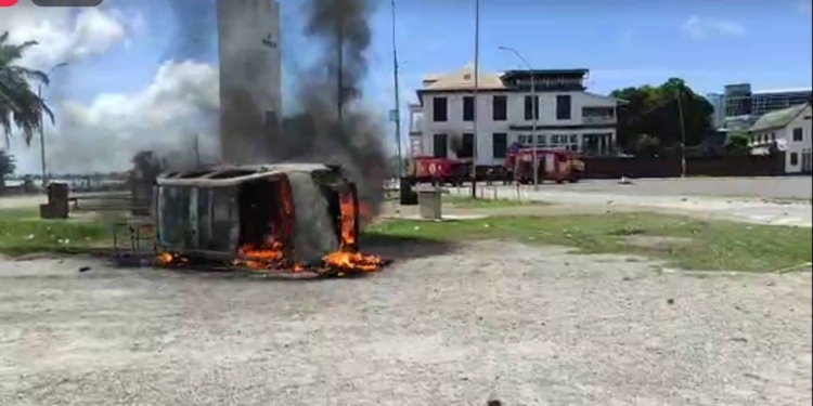 protest auto in brand