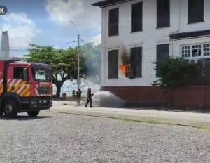 protest gebouw in brand | GFC