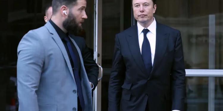 A Twitter engineer says at least 2 bodyguards accompany Elon Musk around Twitter HQ — even to the restroom