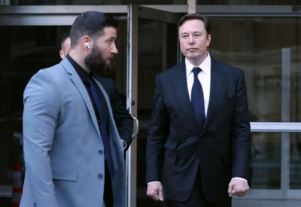 A Twitter engineer says at least 2 bodyguards accompany Elon Musk around Twitter HQ — even to the restroom