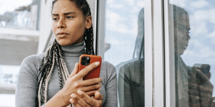 vrouw telefoon mobiel