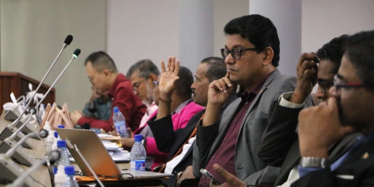 dna parlement vhp fractie aziz gajadien jogi