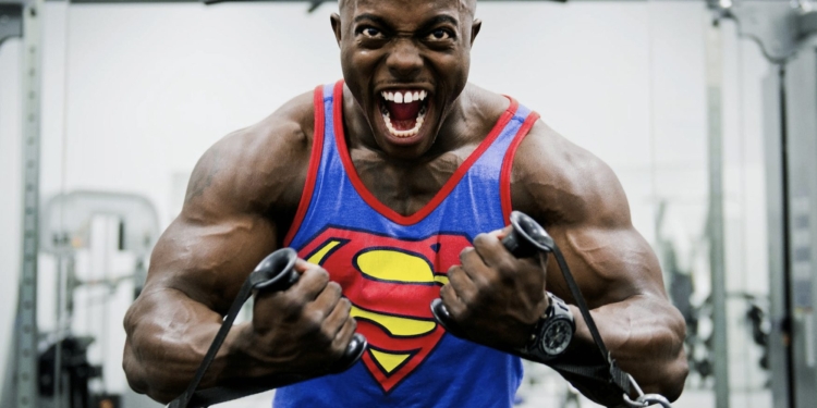 man trainen gym sportschool spier