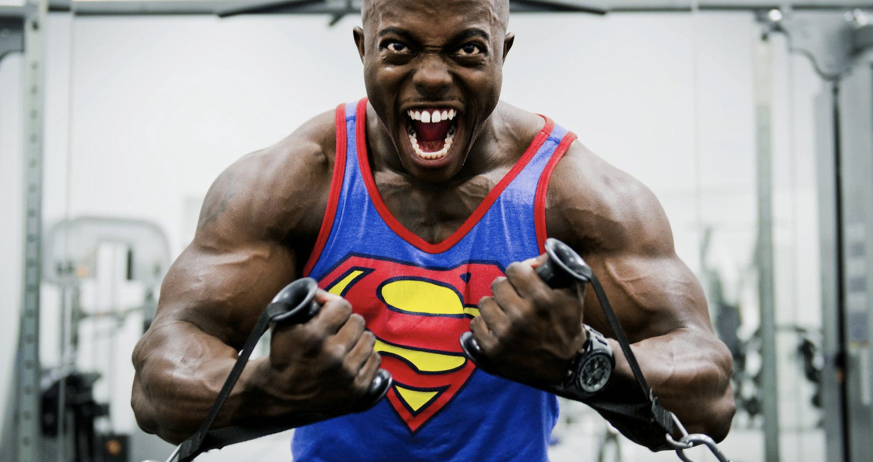 man trainen gym sportschool spier