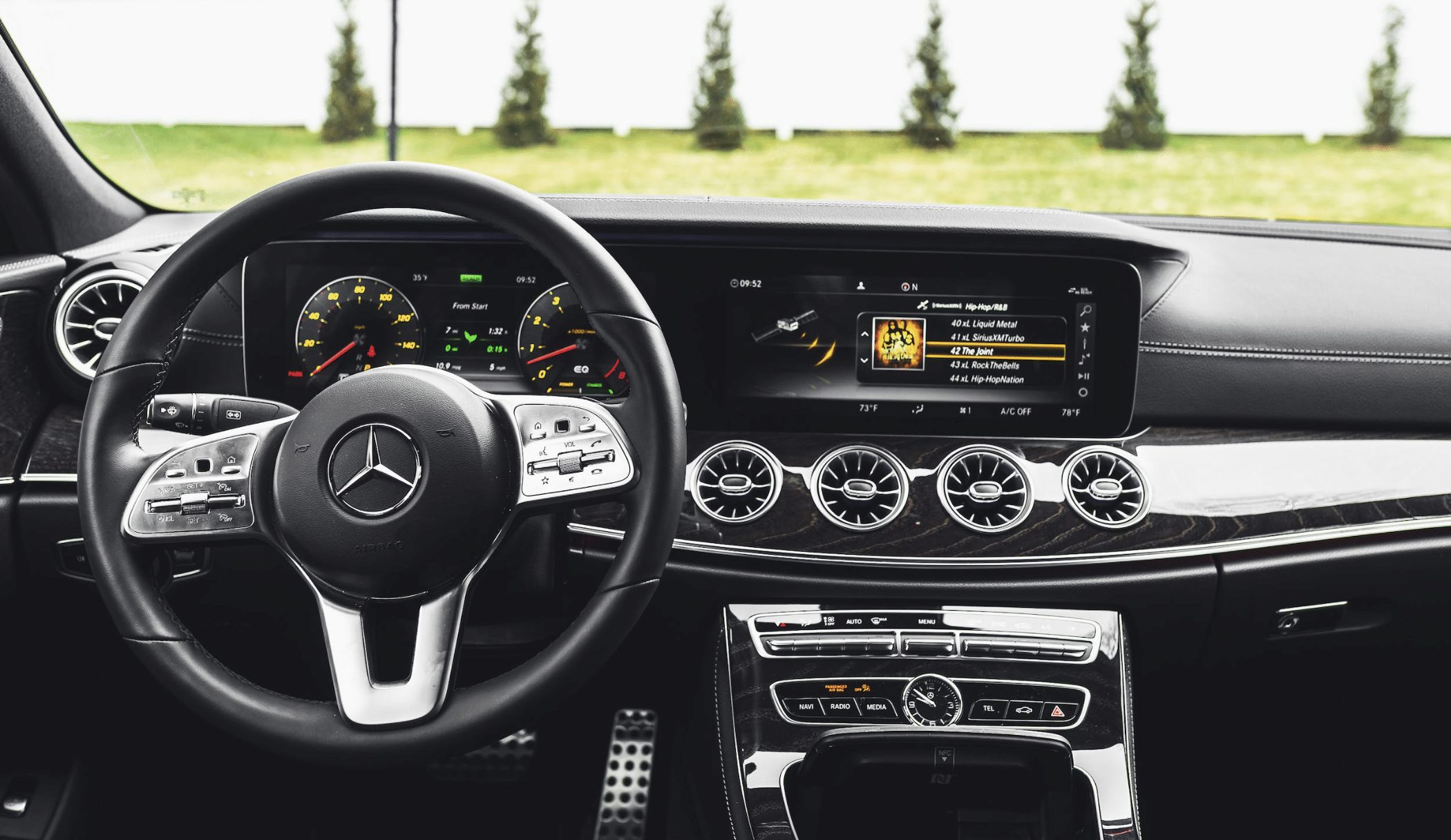 Mannen en vrouwen die dure auto’s rijden geloven echt dat ze heel bijzonder zijn