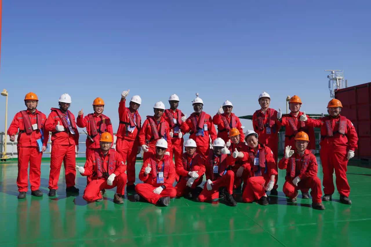 NH delegatie krijgt rondleiding op Shengli Oilfield