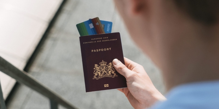 Nederlands paspoort reizen