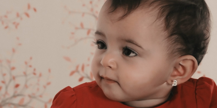 oorbel babymeisje