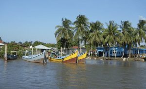 suriname boot korjaal rivier plantage | GFC