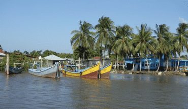 suriname boot korjaal rivier plantage | GFC