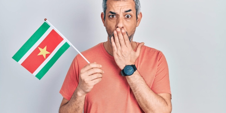 suriname vlag man