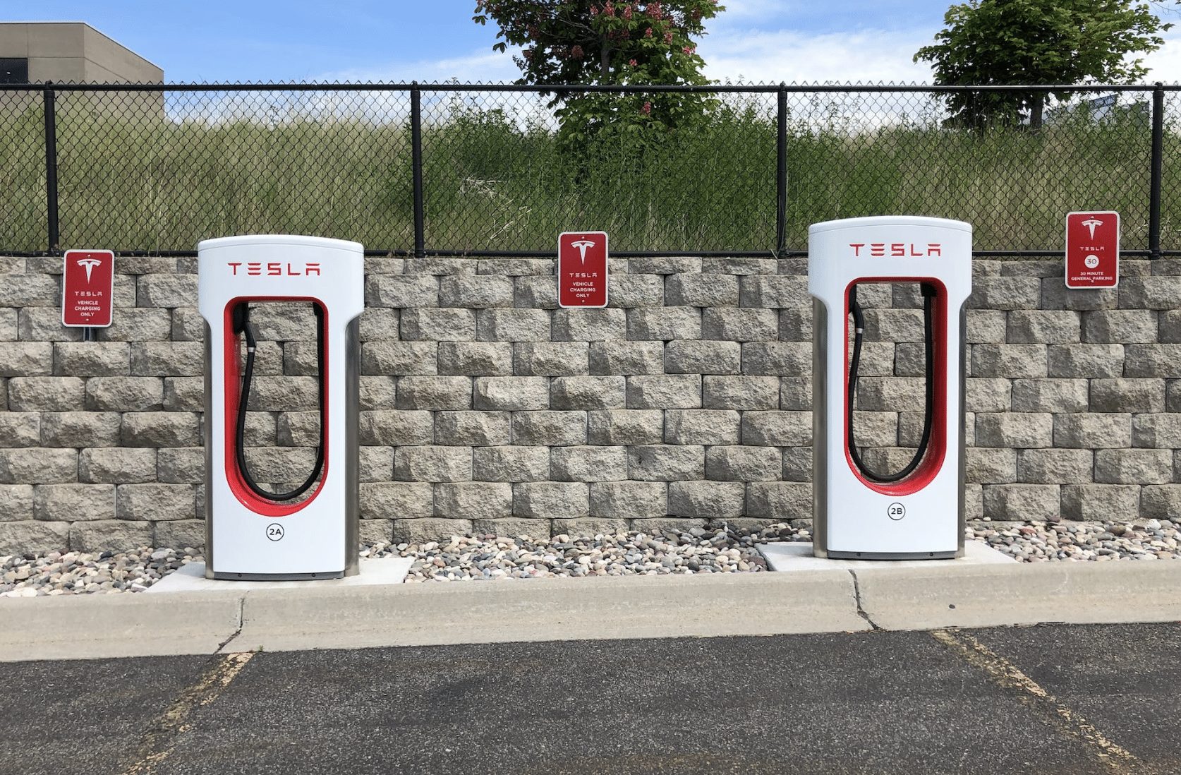Tesla begint met productie Dojo supercomputer voor autonome voertuigen