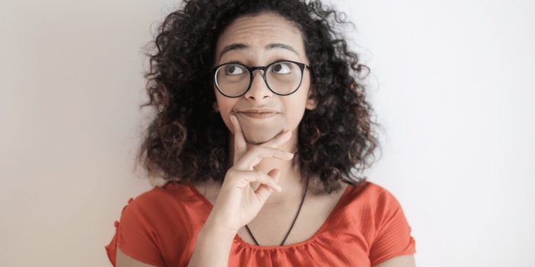 vrouw slim nadenken geheim