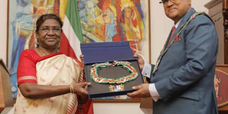 Hoogste Surinaamse onderscheiding voor president Murmu