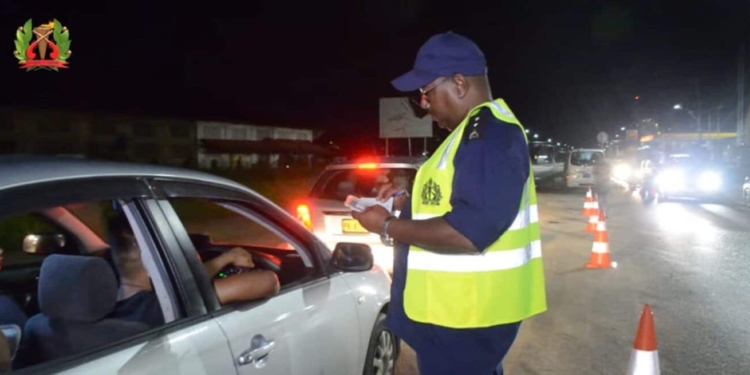 Stootgroep politie houdt Roadblock