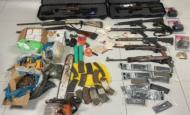 zware wapens drugs cocabende politie