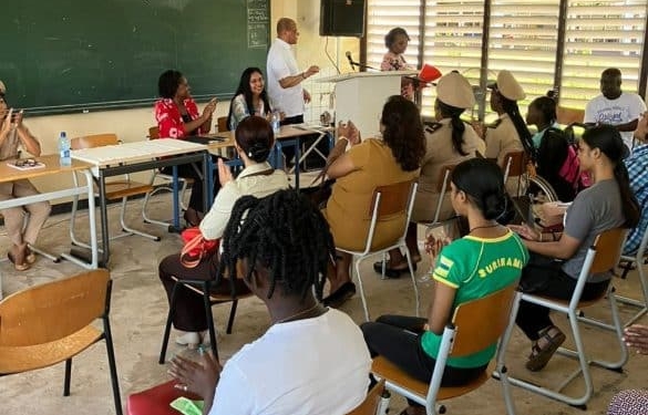 Landelijke aanpak van AWJ en SAO benadrukt bij opening cursus op Moengo