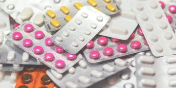 Patiënten zouden zelf medicijnen en medische hulpmiddelen moeten aanschaffen.
