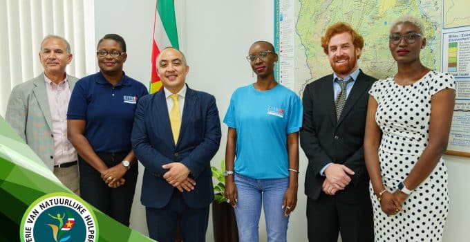 Missie EITI International bezoekt Suriname