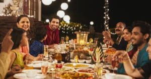gezin familie eten diner verjaardag feest restaurant | GFC
