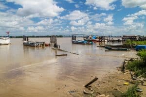 suriname rivier wijdebosch brug