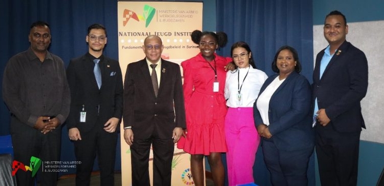 Foto Jeugdraad Suriname kiest zijn leiding op democratische wijze 768x363 1