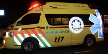 Kind aangereden bij oversteken naar schoolbus, bestuurder in verzekering gesteld.