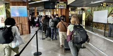 suriname zanderij johan adolf pengel luchthaven aankomst