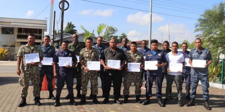 15-cursisten-die-met-succes-de-Cursus-Klein-Motorvaartuig-hebben-doorlopen-768x512