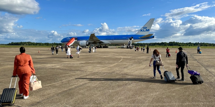 boeing 777 klm zanderij airport suriname luchthaven johan adolf pengel