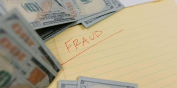 oplichting fraude geld scam dollars