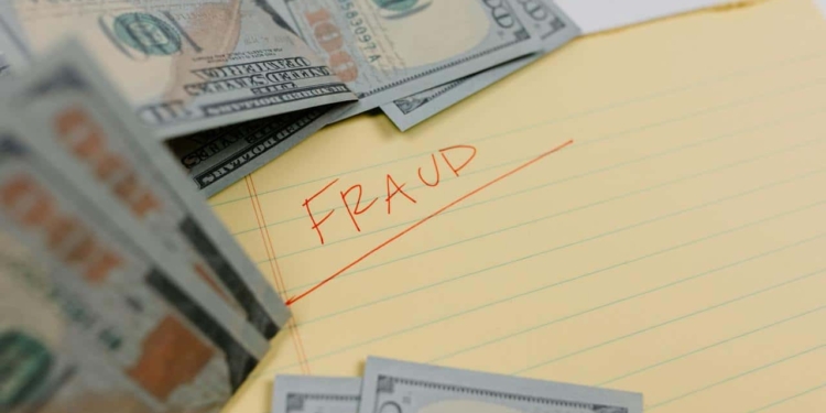 oplichting fraude geld scam dollars
