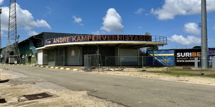 paramaribo suriname andre kamperveen voetbal stadion SVB Natio