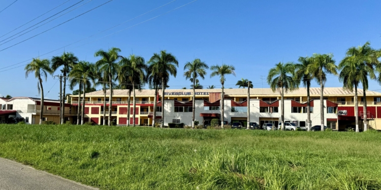 paramaribo suriname leonsberg riverclub