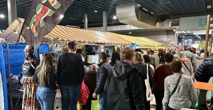 Lekkere Surinaamse gerechten stelen de show op Vakantiebeurs Utrecht 2024