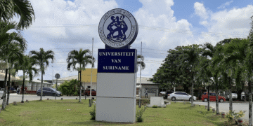 ADEK anton de kom universiteit