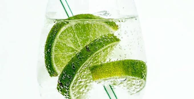 Dat Surinaams sodawater duurder is dan geïmporteerde uit Nederland zorgt voor verbazing