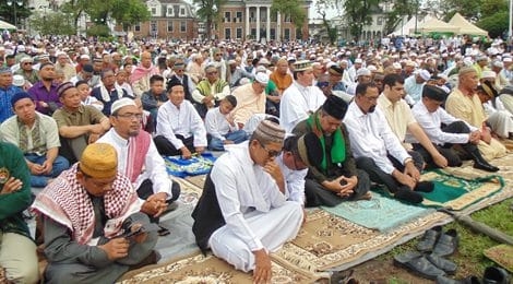 De-afsluiting-van-de-ramadan-op-het-Onafhankelijkheidsplein