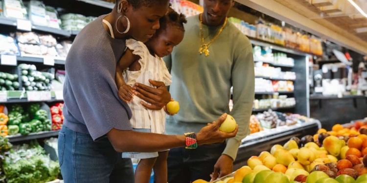 winkel boodschappen supermarkt gezin