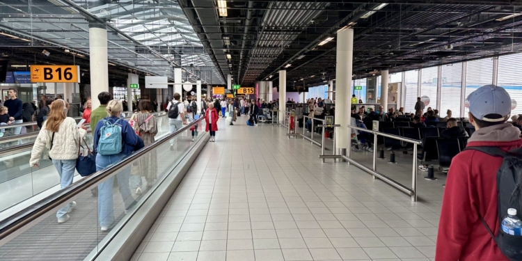 schiphol airport amsterdam nederland luchthaven