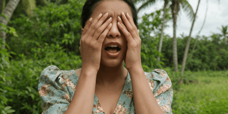 vrouw Suriname verbaasd verbazing