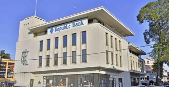Het-hoofdkantoor-van-Republic-Bank-in-Paramaribo-470x260