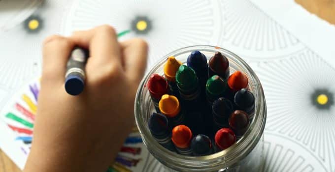 Onderwijs kleuren leerling