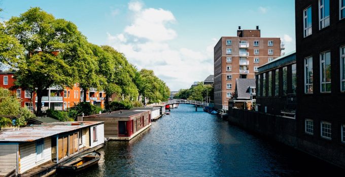 In Nederland wonende Surinamers het gelukkigst in Amsterdam, Rotterdam en Den Haag